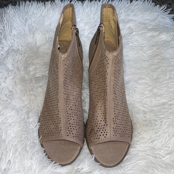 Avenue booties - Picture 1 of 9